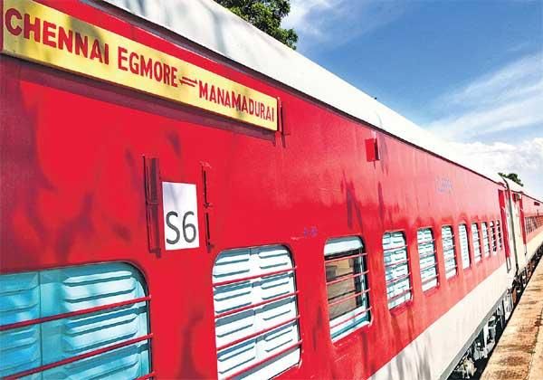 File:Silambu Express LHB coaches halted at Manamadurai.jpg