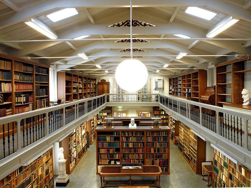 File:UvA Artis Bibliotheek.jpg