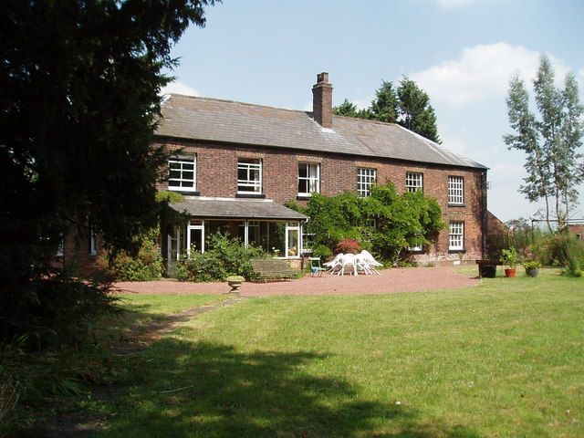 File:Aston - Aston Heath Farm.jpg