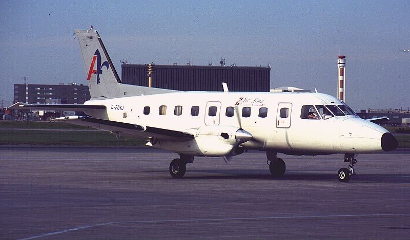 File:Embraer EMB-110P2 Bandeirante, Air Alma AN0091404.jpg