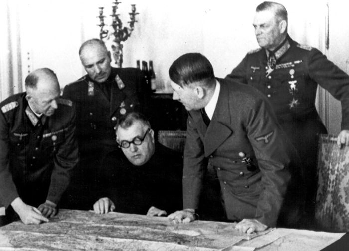 File:Jozef Tiso with Hitler in Salzburg, 1940.jpg