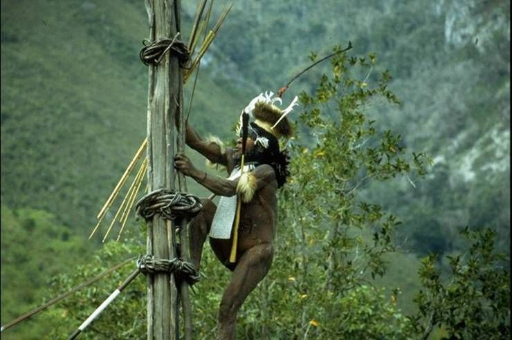 File:Kurulu Village War Chief.jpg