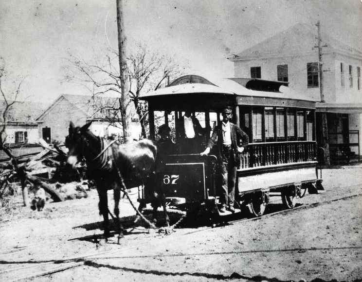 File:Mule-drawn streetcar in Houston.jpg