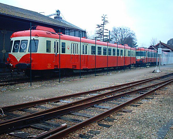 File:SNCF X 2426 Pont-Audemer 25-02-06.jpg