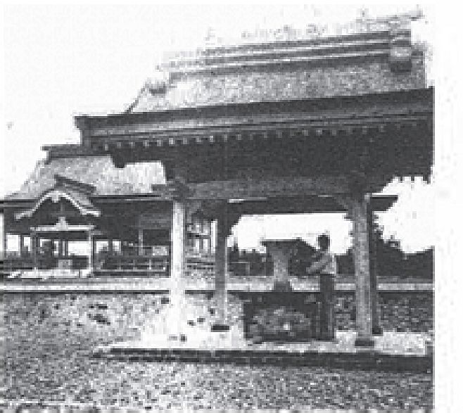 File:Chinnan Shrine Chōzuya.jpg