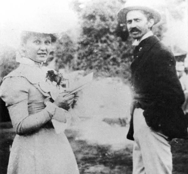 File:Cora & Stephen Crane.jpg