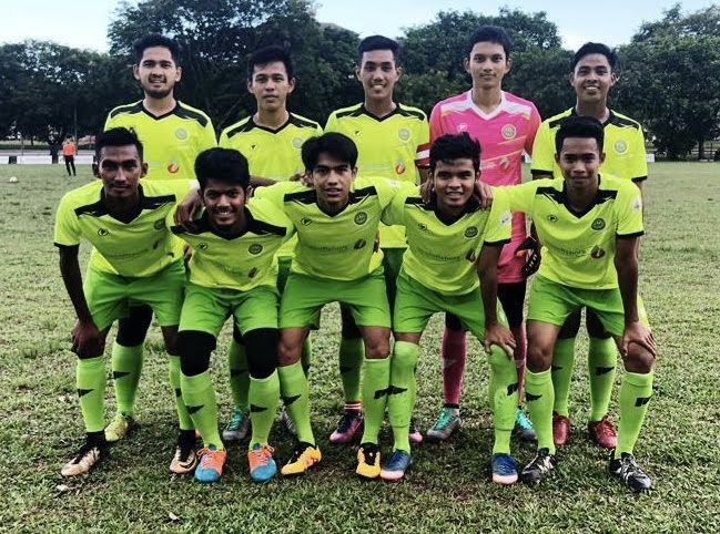 File:Kerteh FC First Team photo 2018.jpg