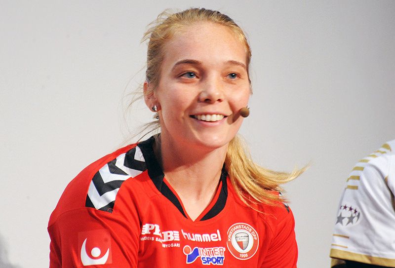 File:Margrét Lára Viðarsdóttir 2015.jpg