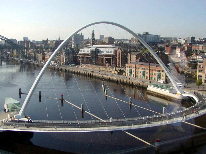 File:Millennium bridge above.jpg