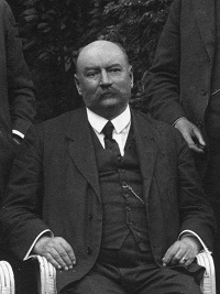 File:Victor Rault (1858-1930).png