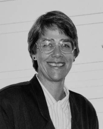 File:Wyn Hoadley 1988 (cropped).jpg