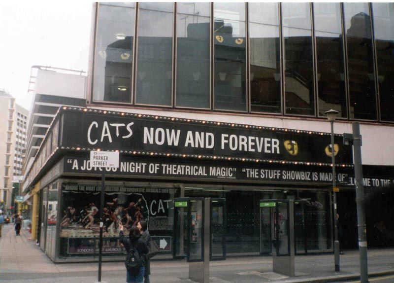 File:Cats the Musical in London 1999 (12).jpg