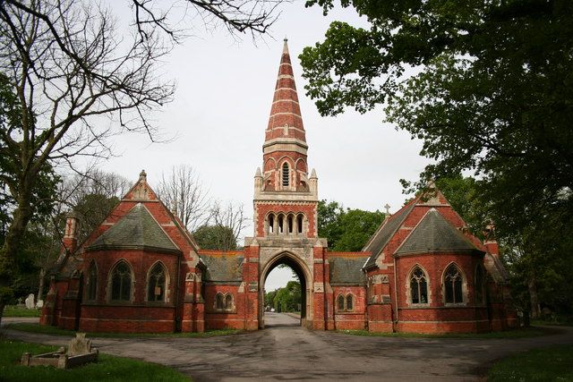 File:Cemetery Chapels - geograph.org.uk - 171344.jpg