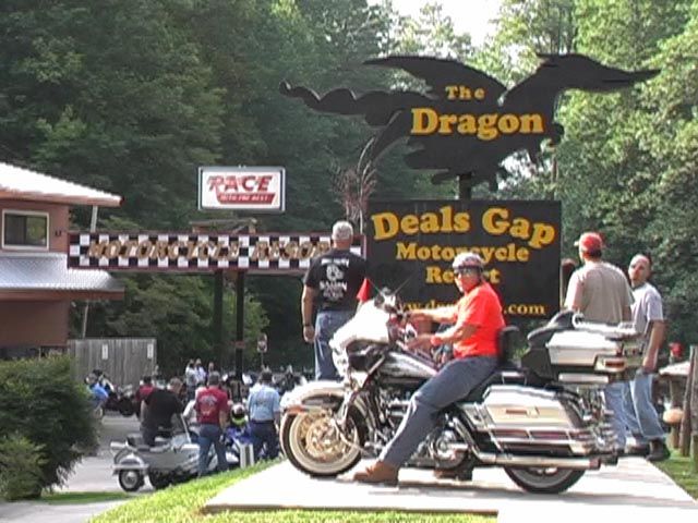 File:Dealsgap-harley-sign2.jpg