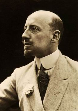 File:Gabriele D'Annunzio.png