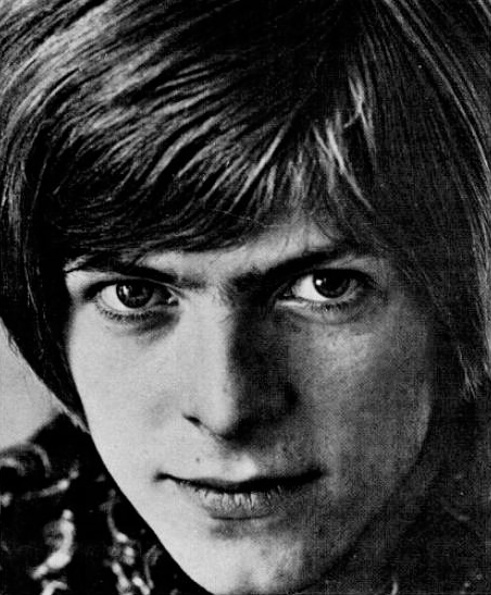 File:David Bowie (1967).png