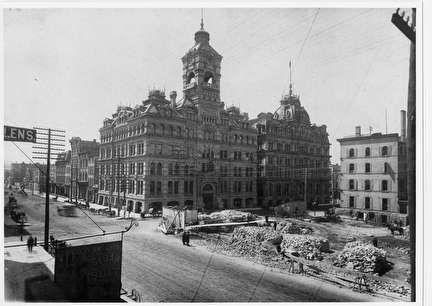 File:Newhall House Ruine.jpg