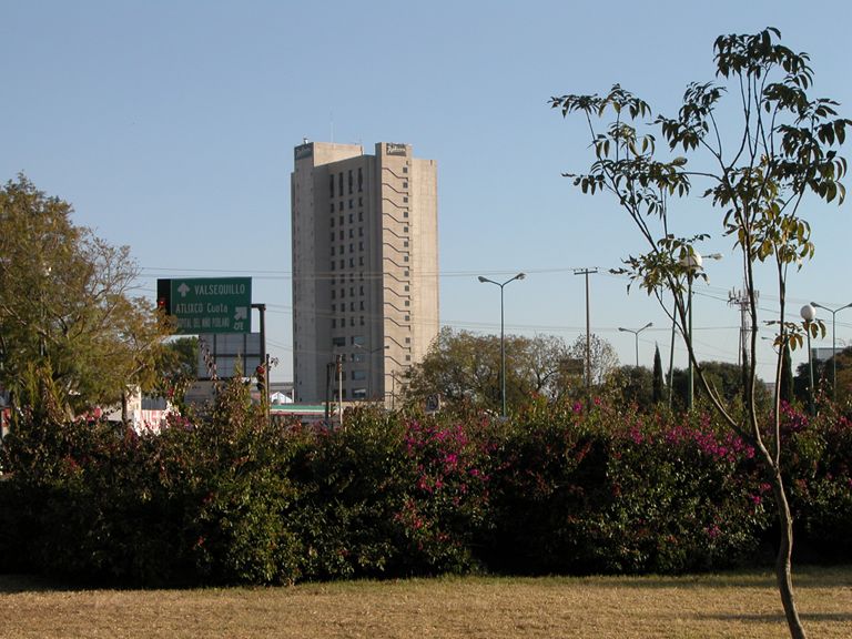 File:Puebla- Hotel Radisson.jpg