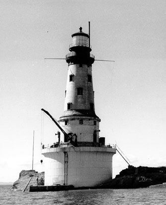 File:Rock of Ages Light (Keweenaw County, Michigan).jpg