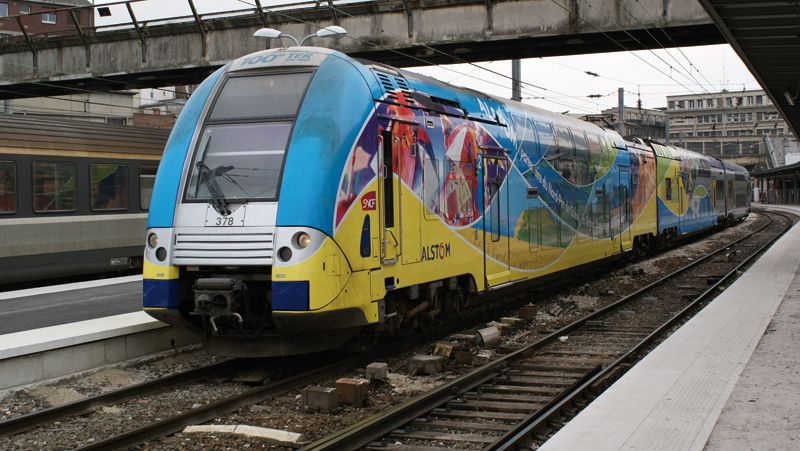 File:Z24655-656 (378) en gare d'Amiens-19.JPG