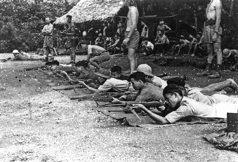 File:1945 Aug 16 Deer Team train Vietminh.png