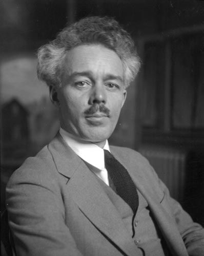 File:Lawren Harris.JPG