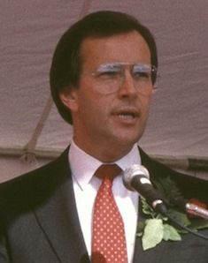 File:Les AuCoin in 1986 (cropped).jpg