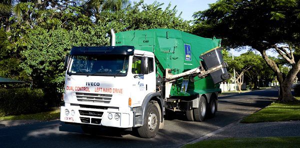 File:Recycling Truck (8092810374).jpg