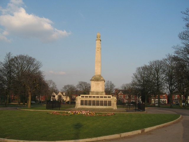 File:Widnes war memorial.jpg