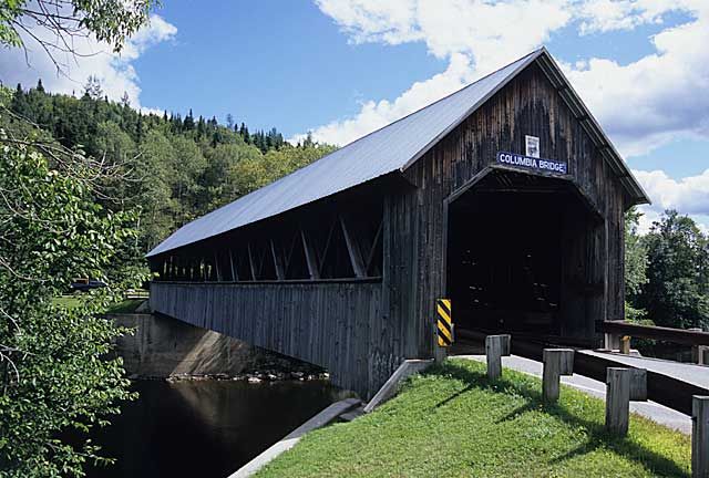 File:213-23 Columbia Bridge.jpg