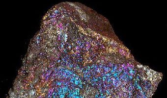 File:Mineraly.sk - bornit.jpg