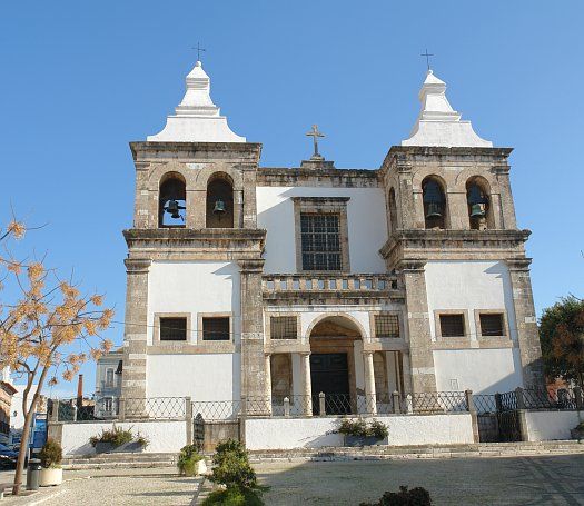 File:Santa Maria da Graca Church.JPG