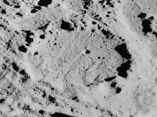 File:Spörer crater AS16-M-0844.jpg