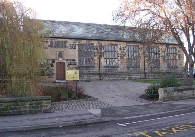 File:The Old Queen Elizabeth Grammar School.jpg