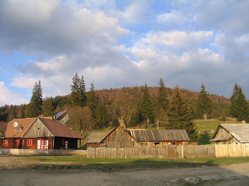 File:Village of Kommandó.jpg