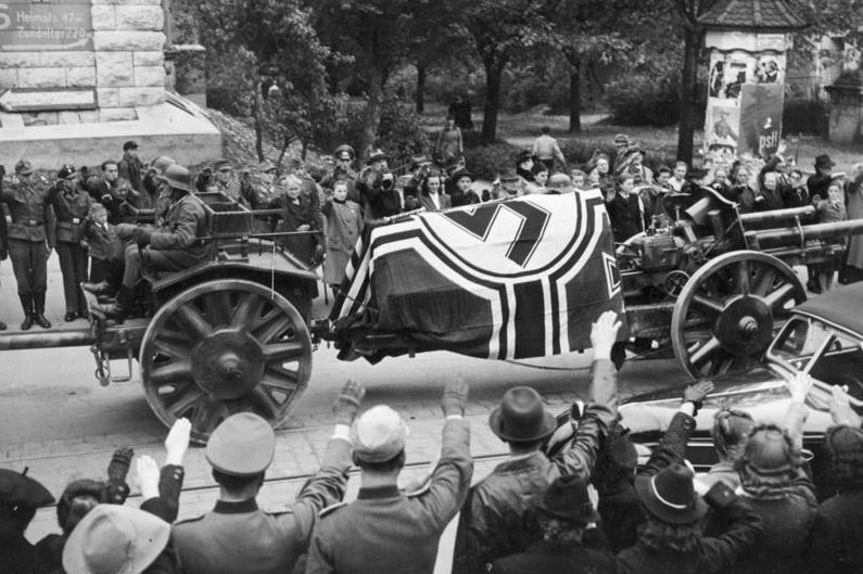 File:Bundesarchiv Bild 183-J30704, Ulm, Beisetzung Rommel.jpg