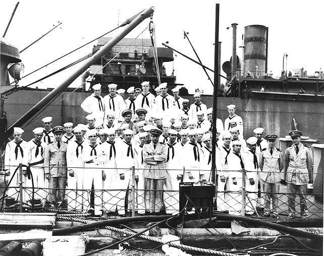 File:Crew of the USS PC-552.jpg