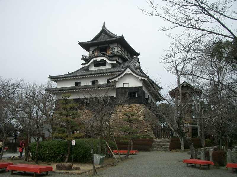 File:Inuyama Castle01.jpg