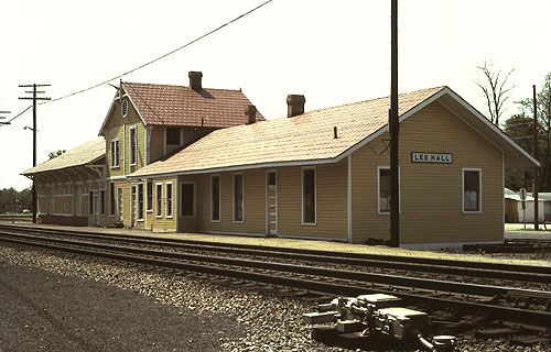 File:Lee Hall station, August 1982.jpg