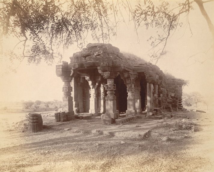 File:Mudhai Devi temple at Waghali (Vaghli).jpg