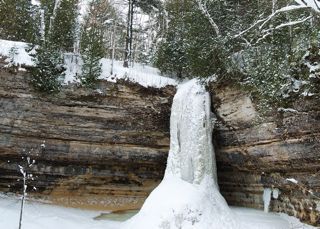 File:Munising Waterfalls.jpg