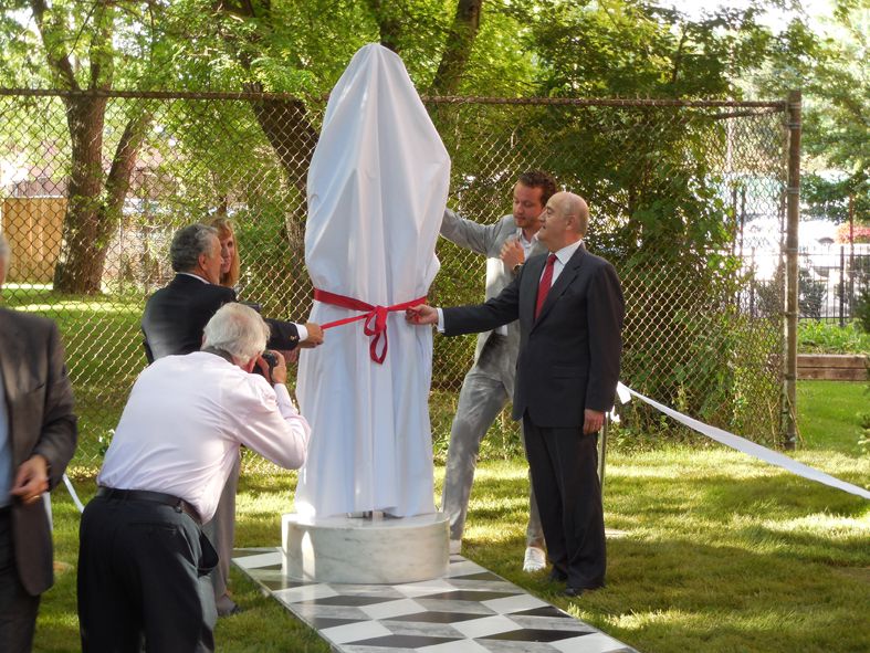 File:Riflessi Unveiling.jpg