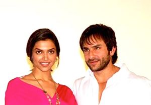 File:Saif and Deepika at LAK first look.jpg