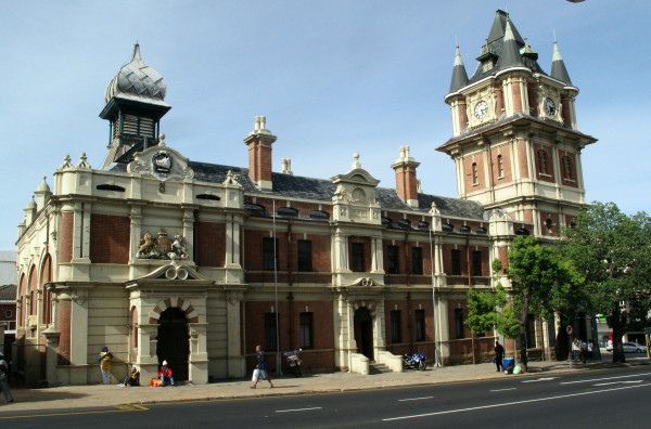 File:Uitenhage Victoria Tower, South Africa.jpg