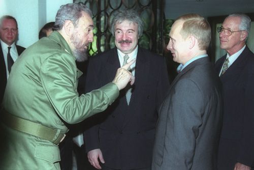 File:Vladimir Putin in Cuba 14-17 December 2000-12.jpg