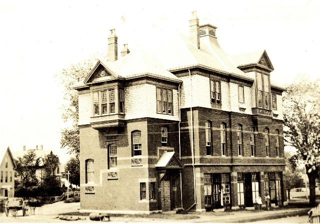 File:Warren Block, Westbrook, Maine.jpg