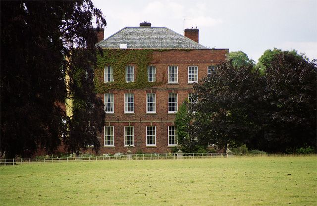 File:Wolverton Hall, Peopleton (geograph 3386247).jpg