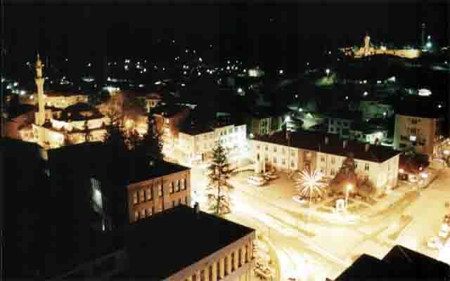 File:Zile gece.jpg