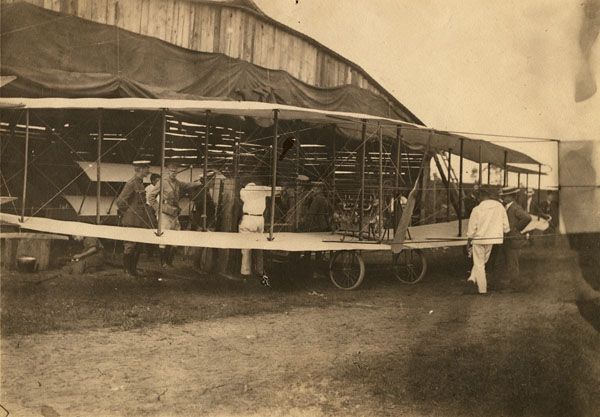 File:Baddeck No.1 outside hangar.jpg