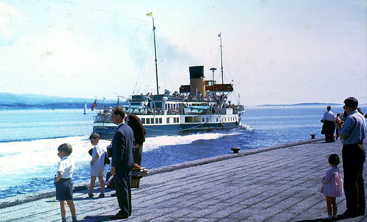 File:Caledonia departing Dunoon 1967.jpg